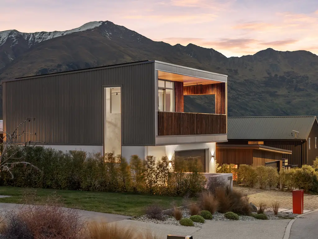 7 Tuke Lane, Wanaka — NZ Sotheby's International Realty Wanaka