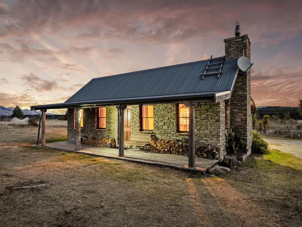 66 Te Awa Road, Albert Town — NZ Sotheby's International Realty Wanaka