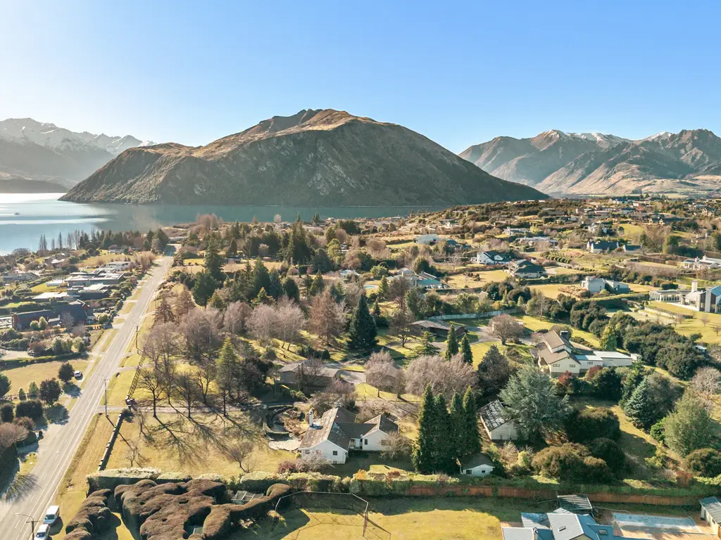 261 Beacon Point Road, Wanaka — NZ Sotheby's International Realty Wanaka