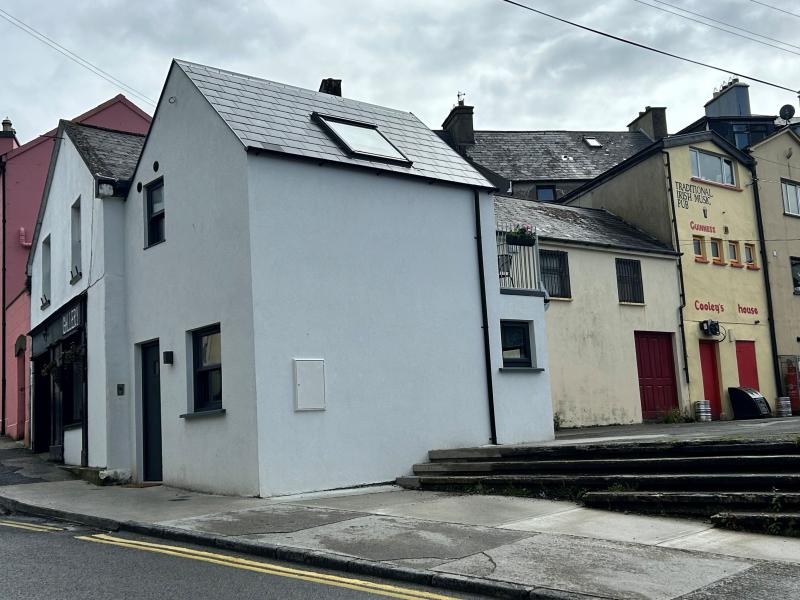 An Tigin Ban, The Square, Ennistymon, ... — Streets Ahead Properties