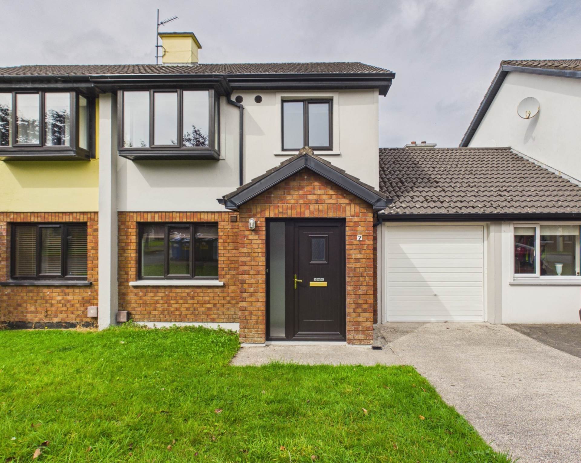 7 Meadow Court, Ennis, Co. Clare V95 YF3X Semi-Detached House — Costelloe Estate Agents