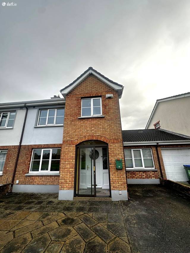 31 Station Court, Station Road, Ennis, Co. Clare Terrace House — Quinn Property Management