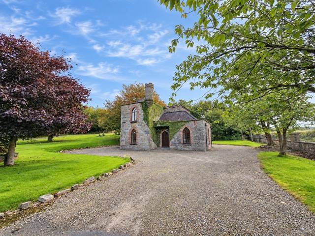 The Lodge, Castlecrine, Sixmilebridge, Co. Clare Detached House — DNG O'Sullivan Hurley