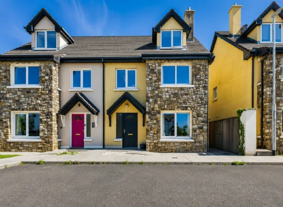 53 Inis Clair Kildysart Road Clarecastle Co Clare V95 XTR6 — Sherry FitzGerald O'Meara (Ennis & Shannon)