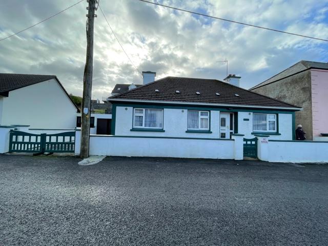 LA CASA, STATION ROAD, LAHINCH, CO. CL... — Streets Ahead Properties