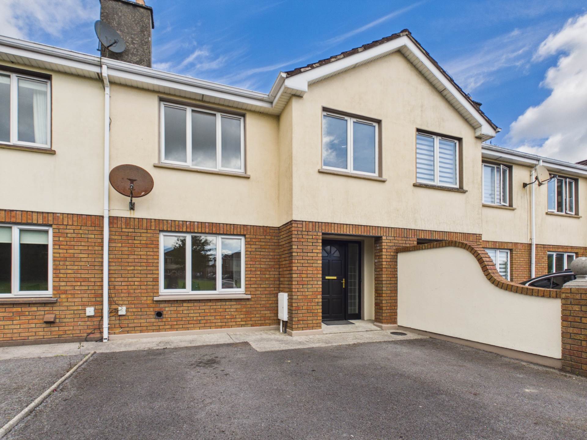 17 Bramble Lane, Limerick Road, Ennis, Co. Clare Semi-Detached House — Costelloe Estate Agents