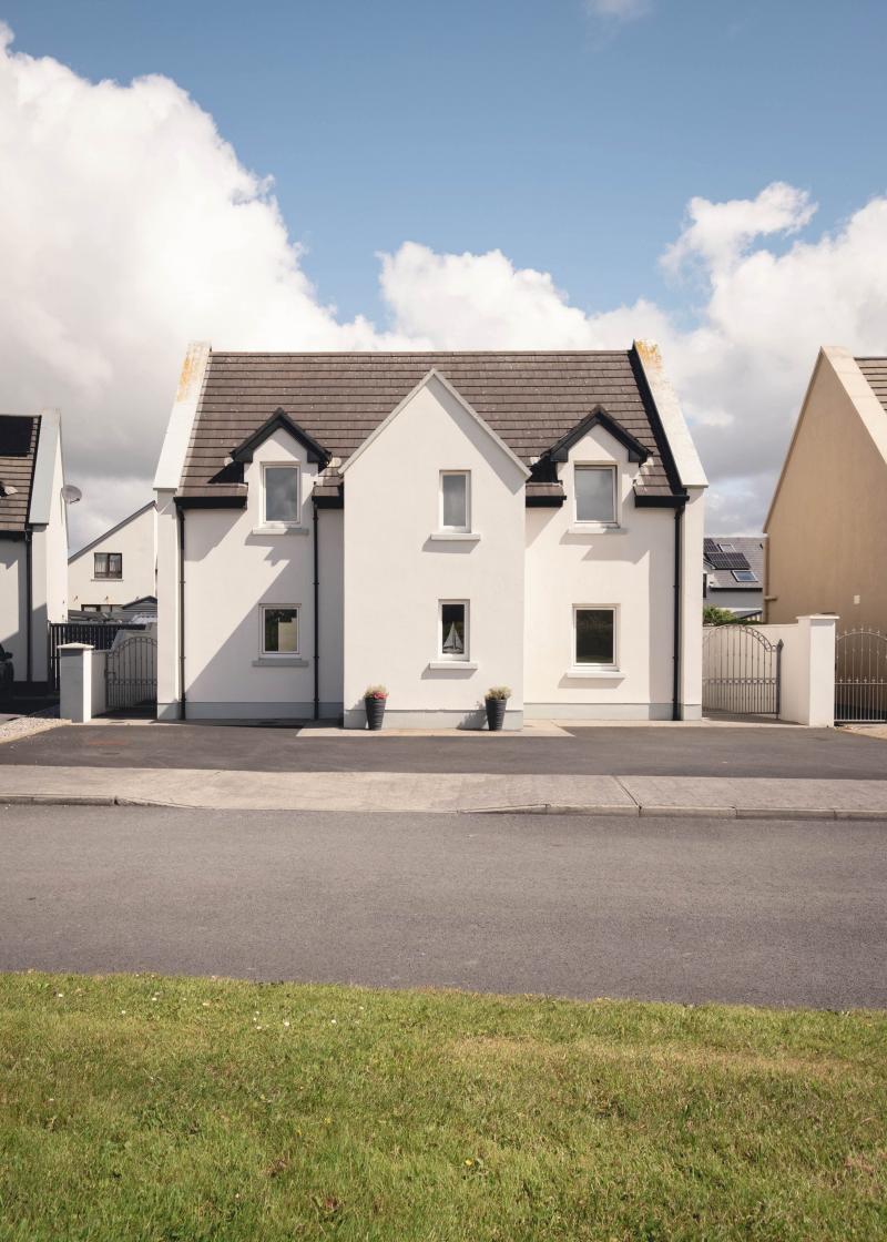 25 An Creag, Lahinch, Co. Clare, V95HY... — Streets Ahead Properties