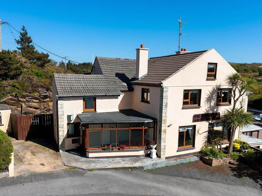 Bunbeg House, Harbour Road, Bun Beag, An Bun Beag, County Donegal , F92 PX80 — Campbells Auctioneers