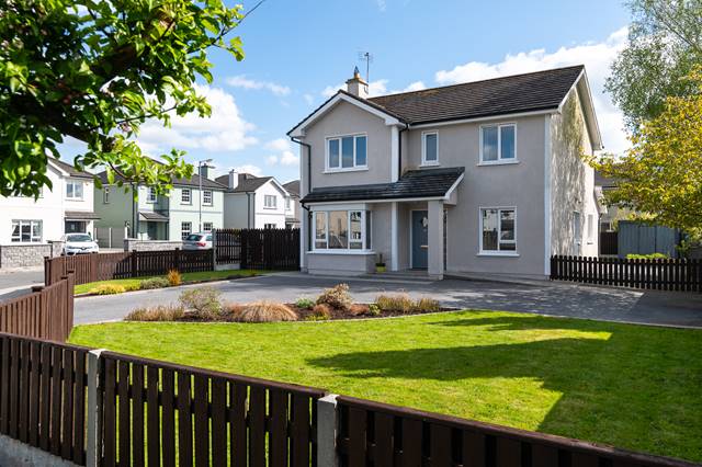 15 Doire Beg, Derrymullan, Ballinasloe, Co. Galway Detached House — John Dolan Auctioneers Ltd