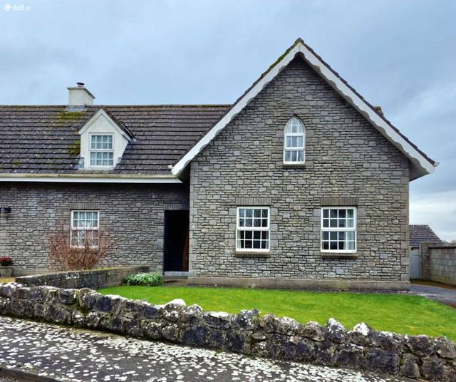 4 College Court, The Pines, Ballinasloe, Co. Galway Semi-detached House — John Dolan Auctioneers Ltd
