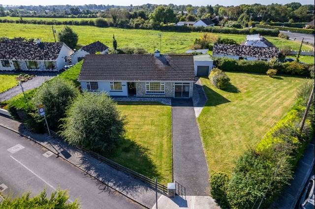 Tara, 1 Oakmill Drive, Ballinasloe, Co. Galway Detached House — John Dolan Auctioneers Ltd