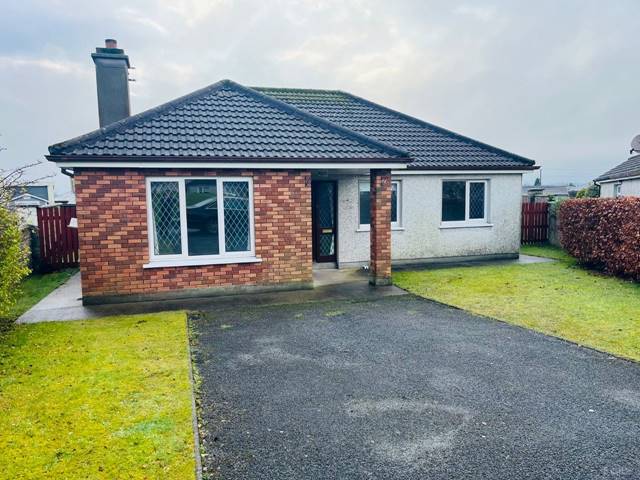 19 Hawthorn Close, Ballinasloe, Co. Galway Detached House — John Dolan Auctioneers Ltd