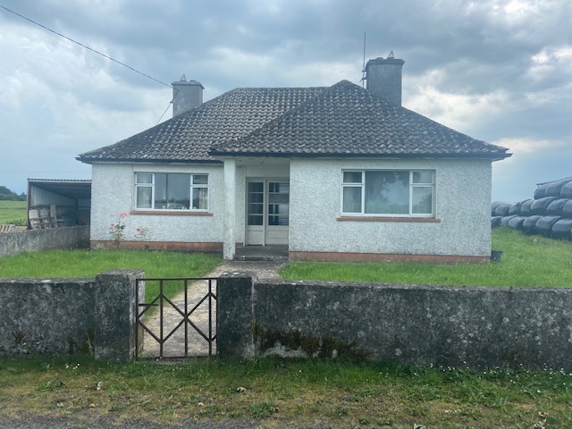 Timiduane, Clonberne, Co Galway – 3 Bed Traditional Bungalow with option to purchase C.24 acres of Lands & Slatted Shed — Gerry Coffey Auctioneer and Valuer