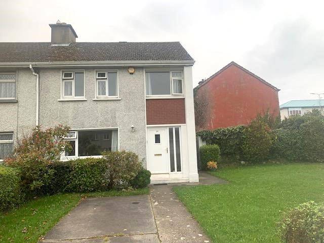 31 Michael Collins Road, Mervue, Galway City End Of Terrace House — John Quinn Auctioneers