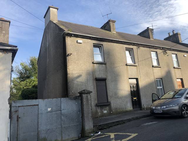 6 Church Hill, Ballinasloe, Co. Galway End Of Terrace House — John Dolan Auctioneers Ltd