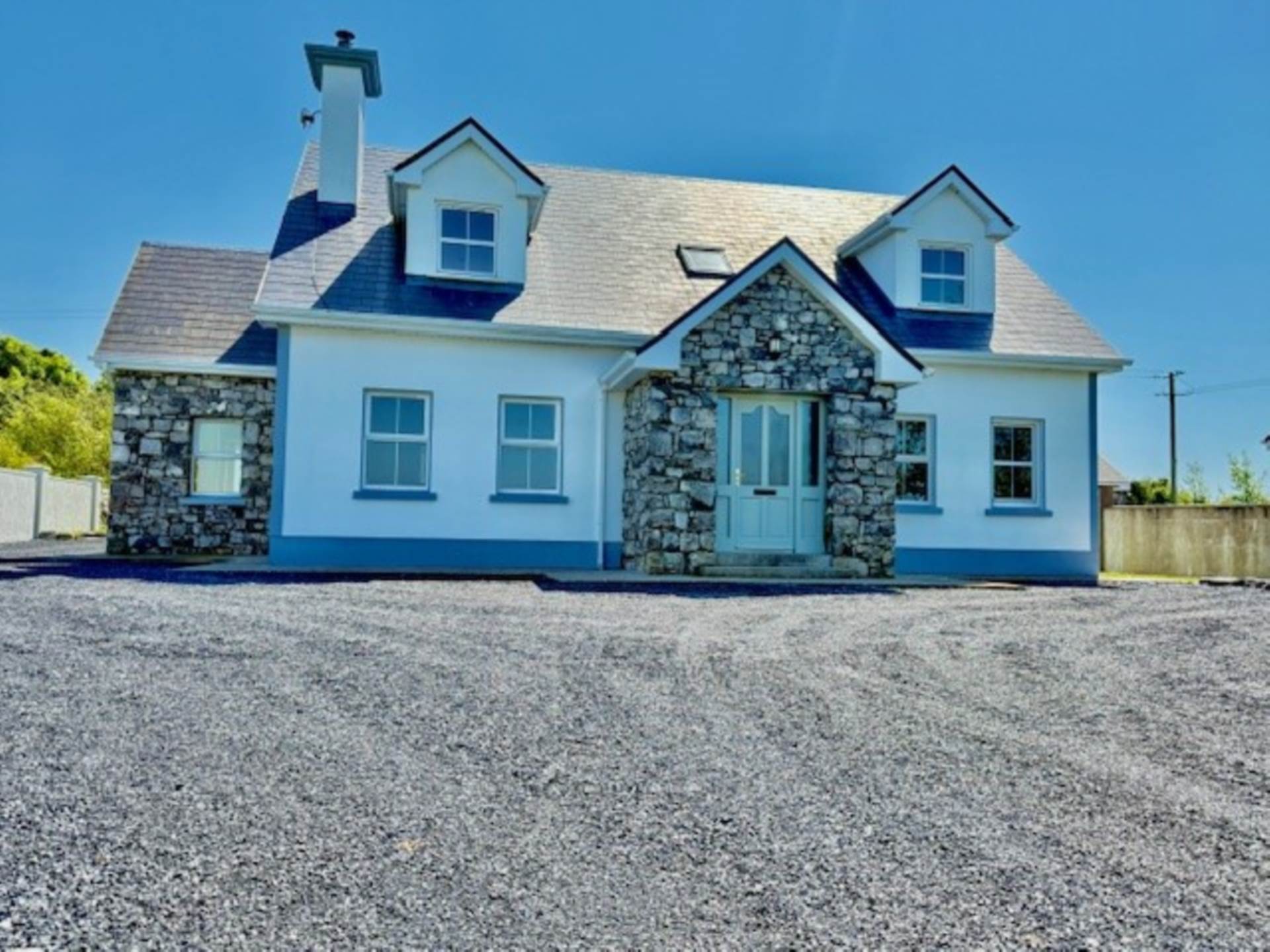 Mulroog West, Ballinderreen, Kilcolgan, Co. Galway Detached House — Farrell Auctioneers & Estate Agents Ltd