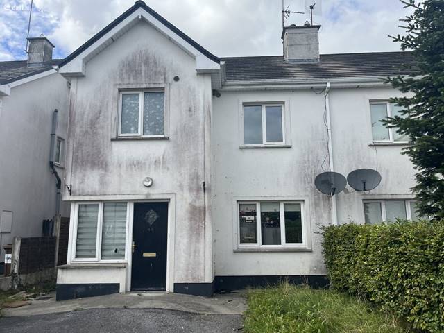 40 Esker Hills, Ballinasloe, Co. Galway Semi-detached House — John Dolan Auctioneers Ltd
