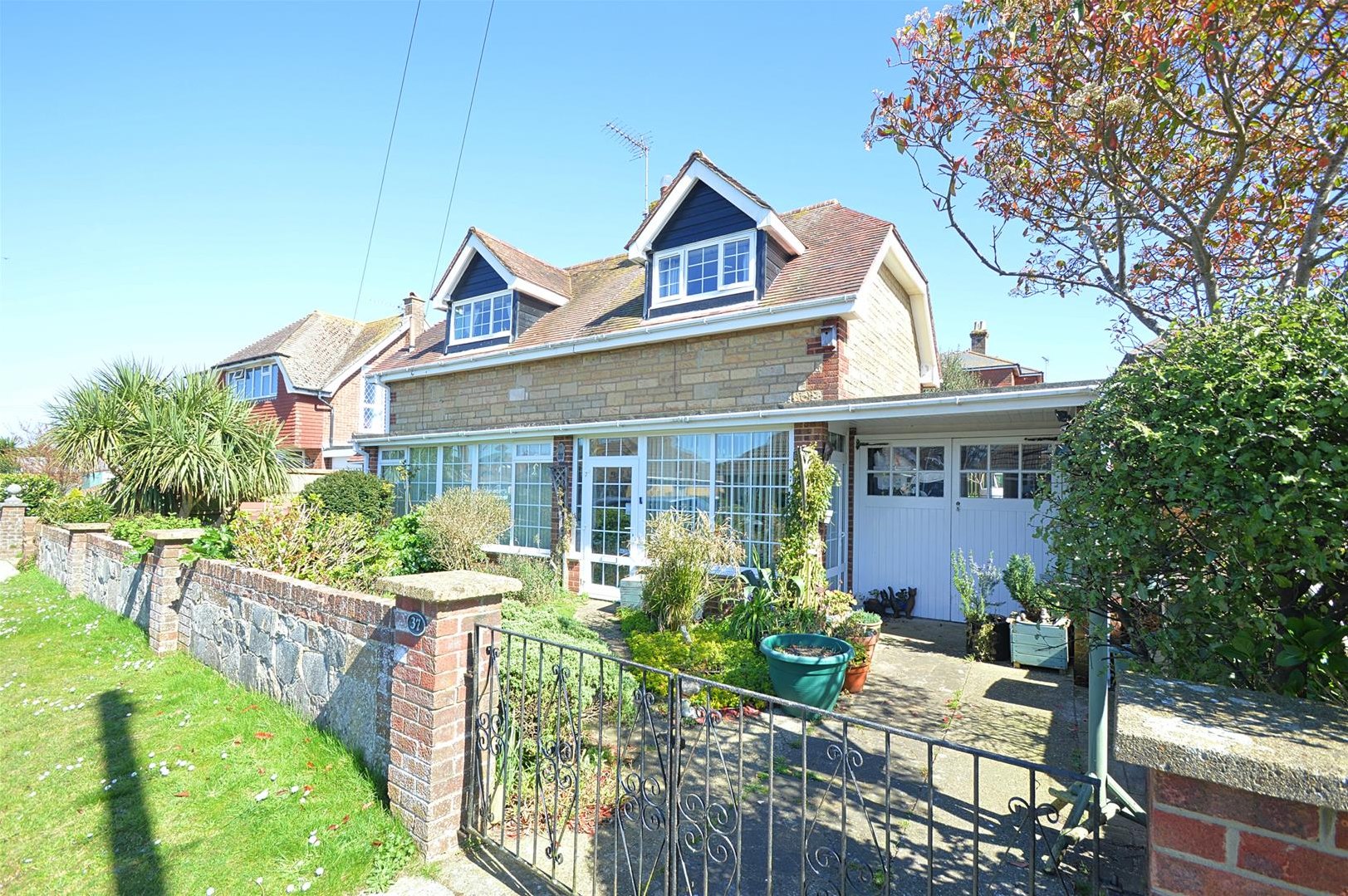 James Avenue, Lake — Wright Estate Agency