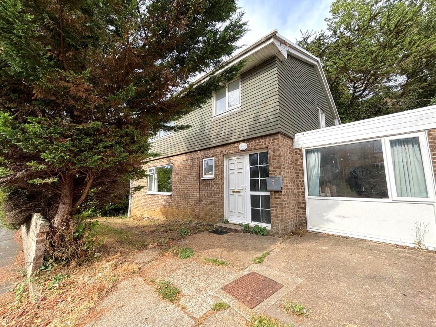 High Street, Wroxall, Ventnor — Red Squirrel Property Shop