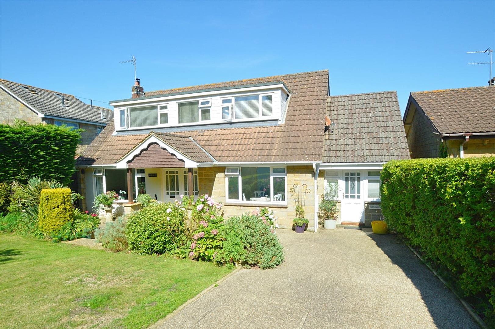 High Street, Godshill — Wright Estate Agency