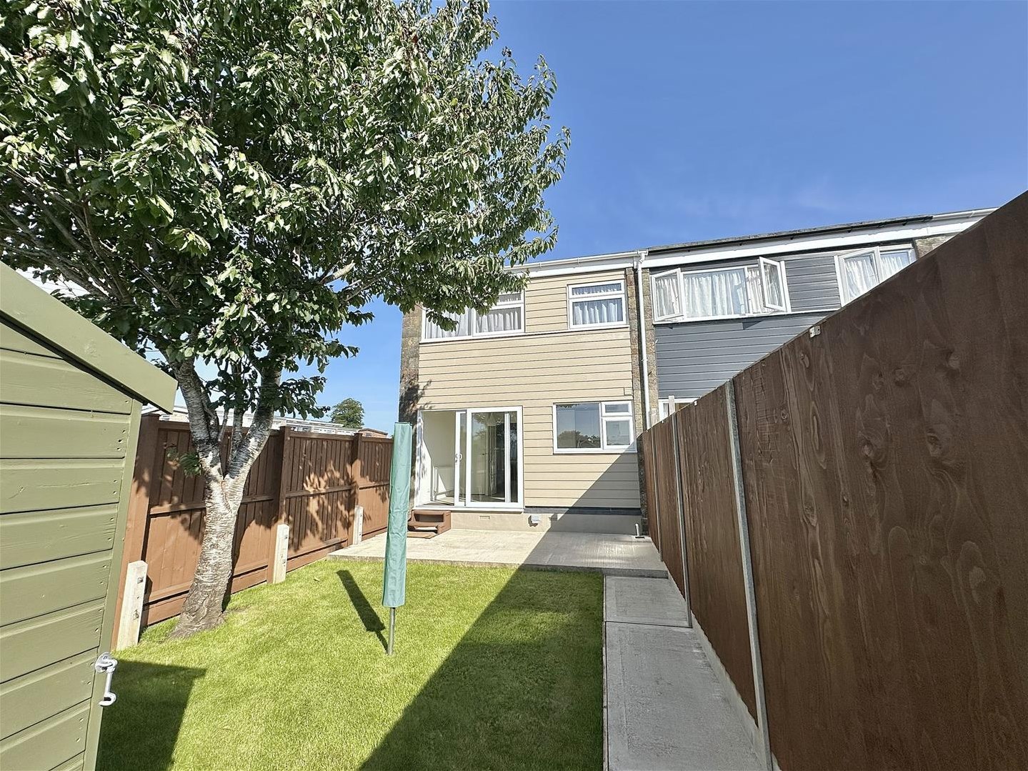 The Green, Cowes OIRO — Red Squirrel Property Shop
