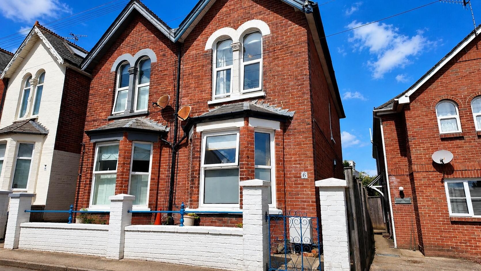 Coronation Road, Cowes — Red Squirrel Property Shop