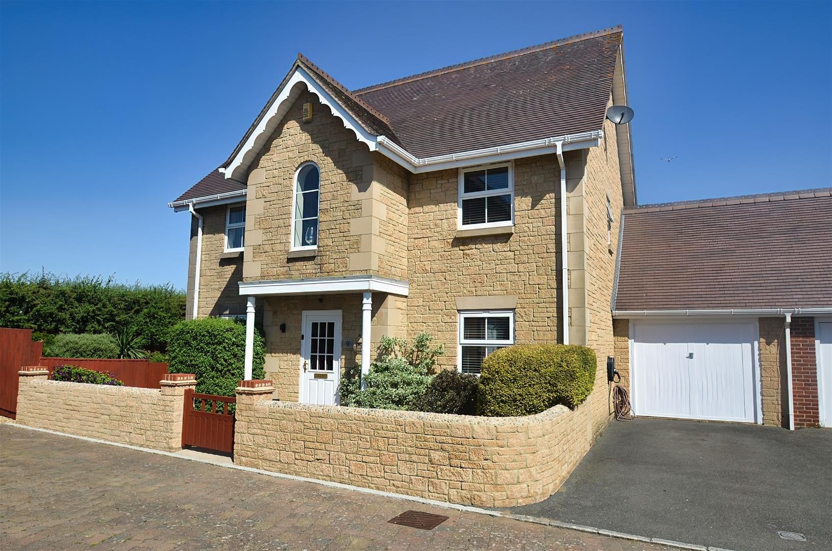 Coppice End, Ryde — Wright Estate Agency