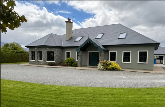 Coolclogher Drive Loreto Road Killarney Co. Kerry V93 Y9D8 — Sherry FitzGerald Coghlan