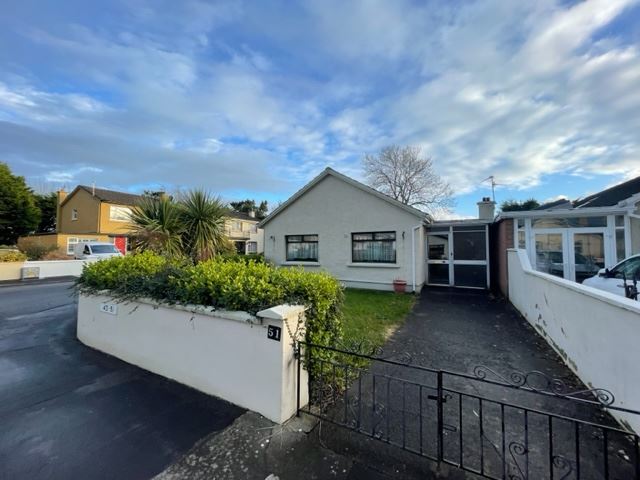 51 Knockmoyle, Tralee, Kerry, V92K7C1 Semi-detached House — Property Partners Darragh Ó Sé