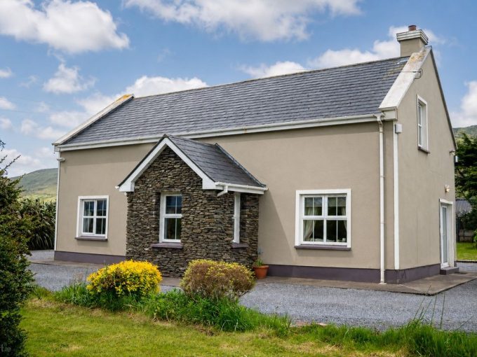 3 Bed, 2 Bathroom House, Ballydavid, Co. Kerry — O'Callaghan Town & Country Real Estate