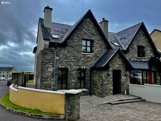 9 Barr Na Stráide, Ballyheigue, Co. Kerry Semi-detached House — Ger Carmody Estates
