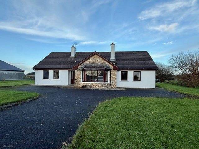Ballincloher West, Tralee, Co. Kerry Bungalow House — Ger Carmody Estates