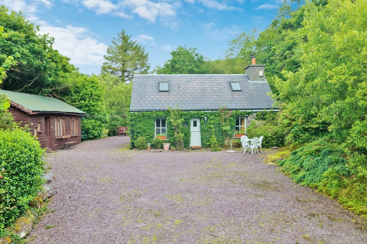 Detached HouseDerreendrislagh, Sneem, Castlecove, Co. Kerry — Daire McCann Property