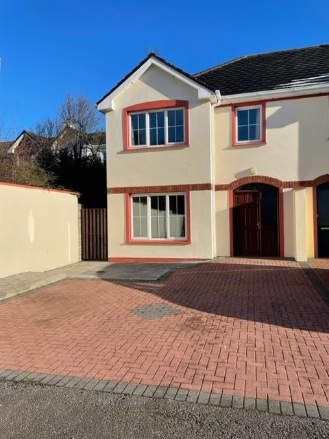 20 Woodview Park, Killeen, Tralee, Kerry, V92 F2AN Semi-detached House — Property Partners Darragh Ó Sé
