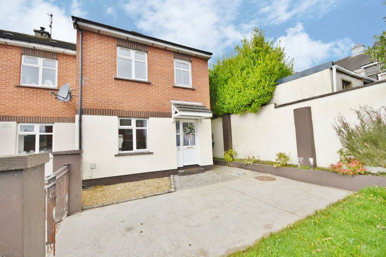 Semi detached House37 Caheranne Close, Tralee, Co. Kerry — Daire McCann Property