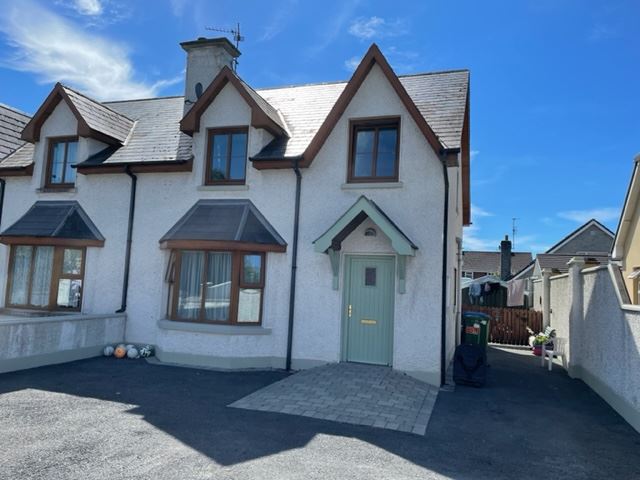 16 Willow Place, Listowel, Kerry, V31 T850 Semi-detached House — Property Partners Darragh Ó Sé