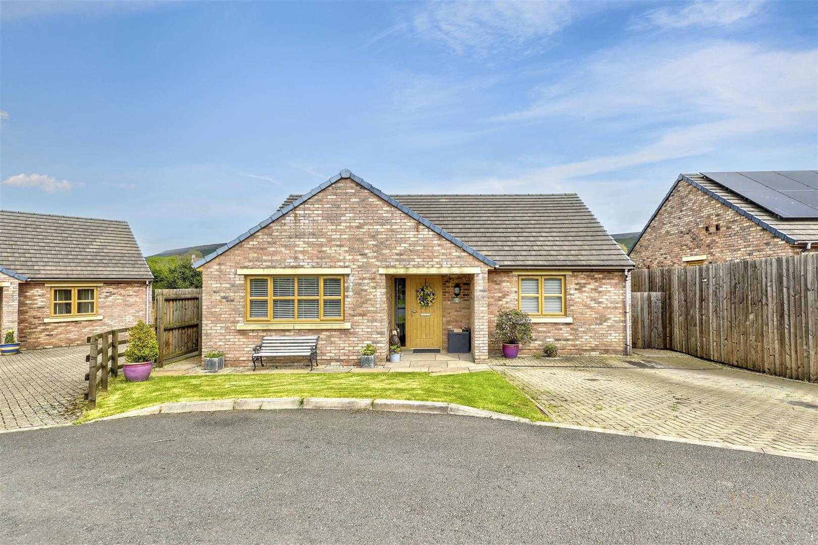Ullesby Gardens — Lakes Estates
