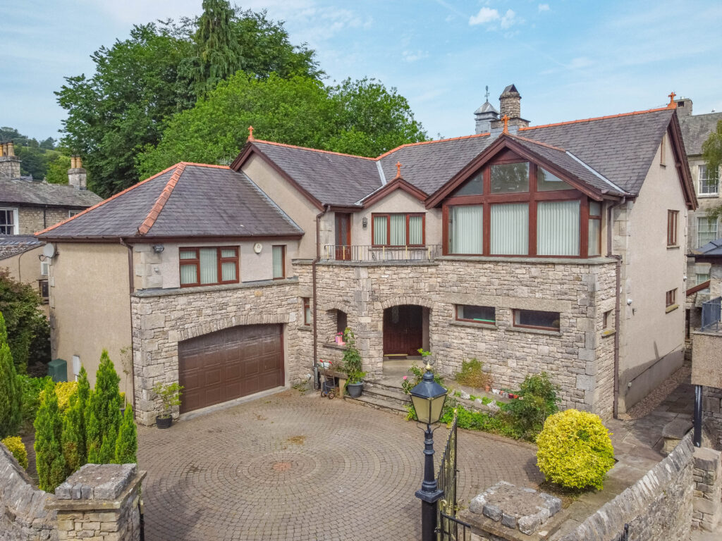Stone Lea, Yard 143, Stricklandgate, Kendal, LA9 — Thomson Hayton Winkley