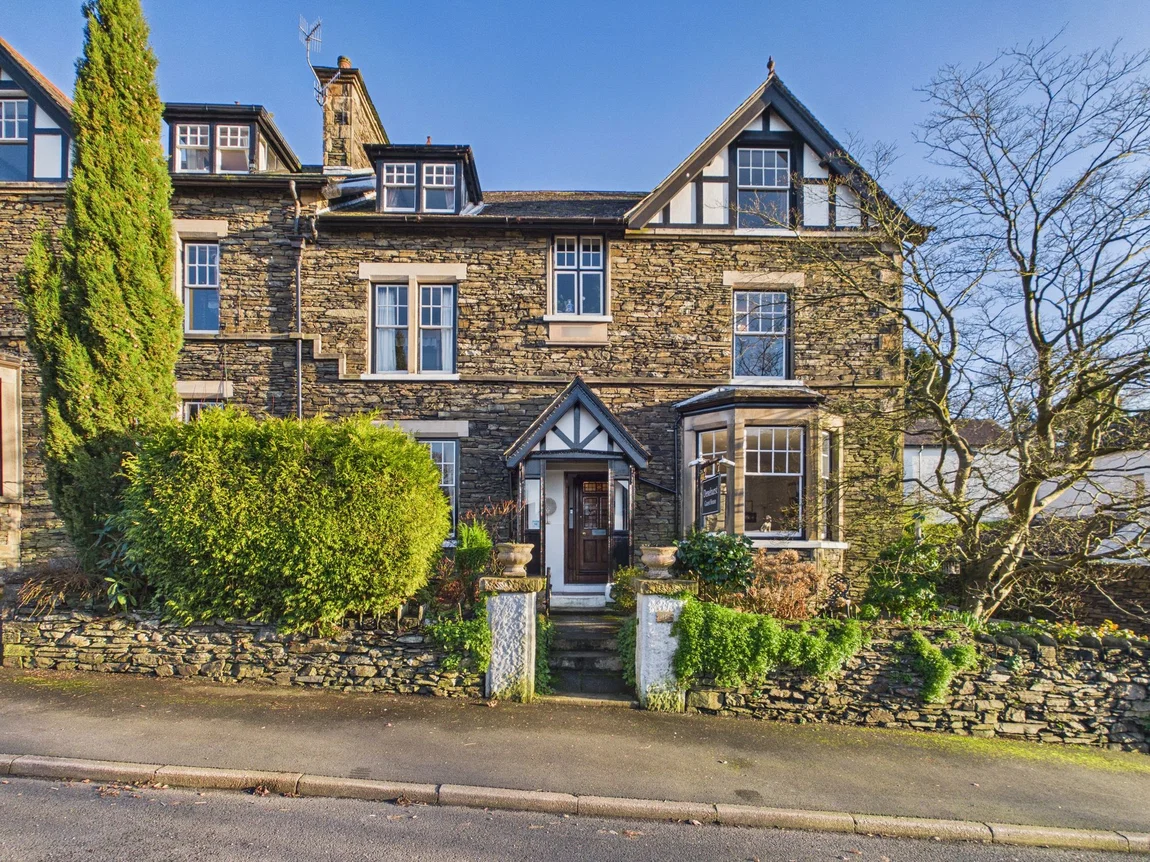 Denehurst Guest House, Queens Drive, Windermere, LA23 2EL — Matthews Benjamin