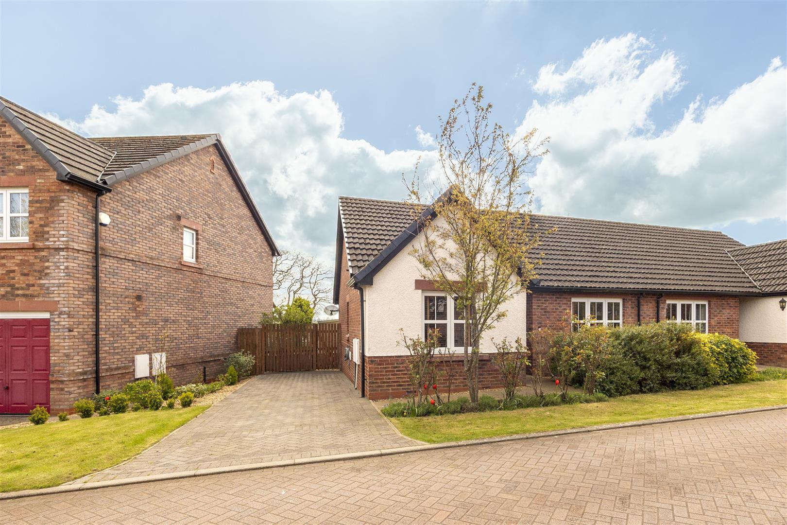 Clifton Hill Gardens — Lakes Estates