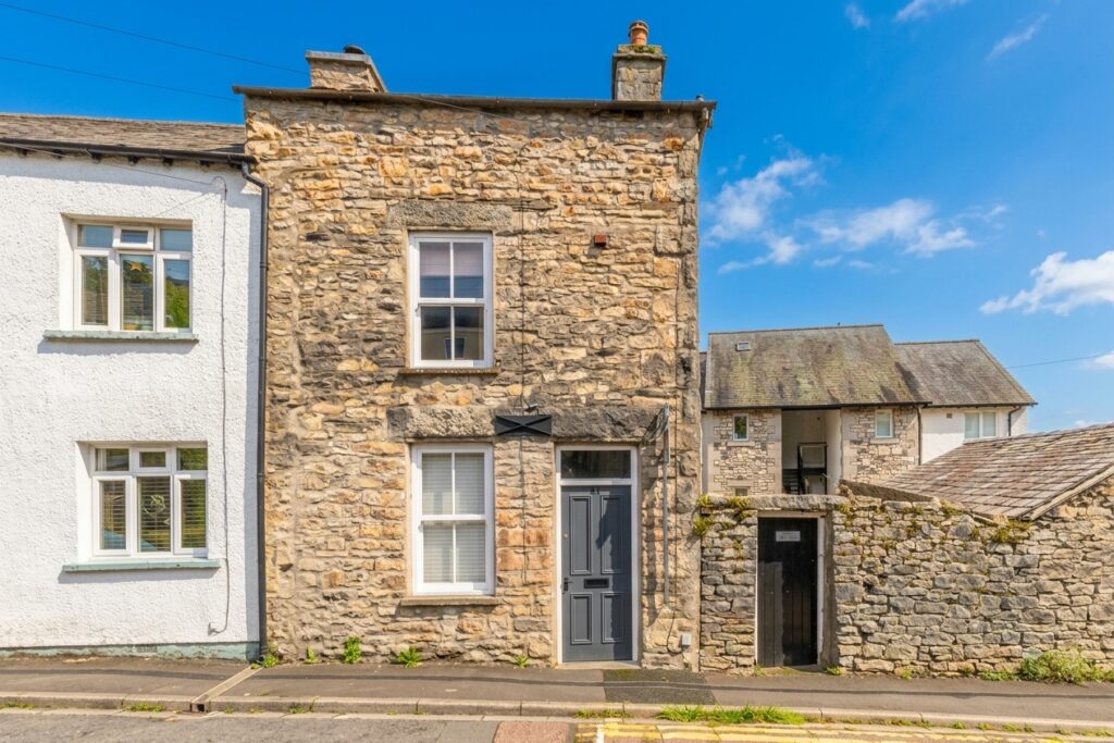 Low Fellside,Kendal, LA9 — Thomson Hayton Winkley