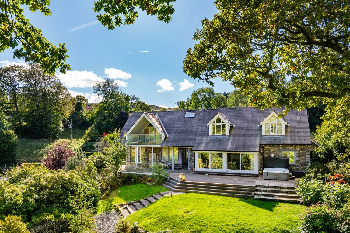 Barn End, Canny Hill, Newby Bridge, The Lake District, LA12 8NU — Matthews Benjamin