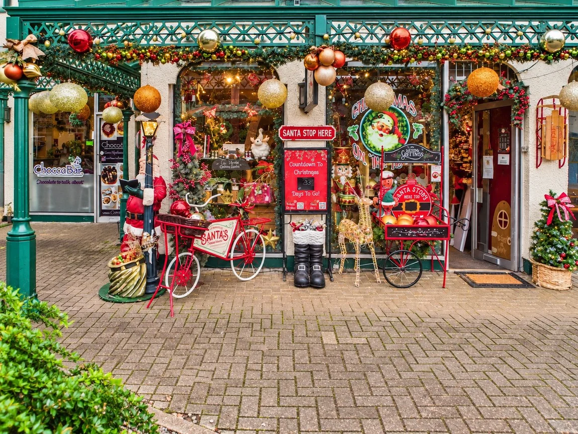 Christmas on the Lakes, 59 Quarry Rigg, Bowness-on-Windermere, LA23 3DU — Matthews Benjamin