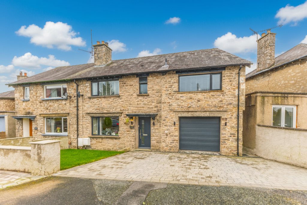 Castle Oval, Kendal, LA9 — Thomson Hayton Winkley