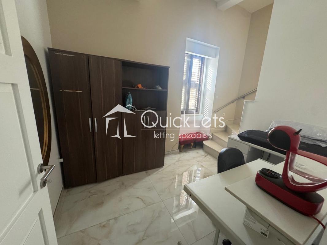 Rooms in Paola - REF 86505 — QuickLets