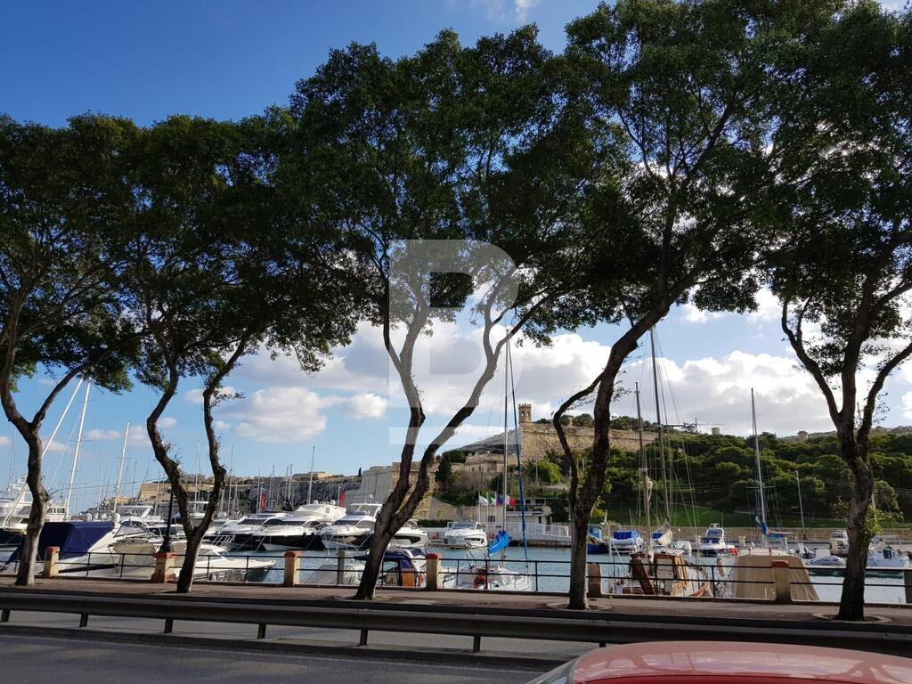 Office for rent in Pieta — Belair Property