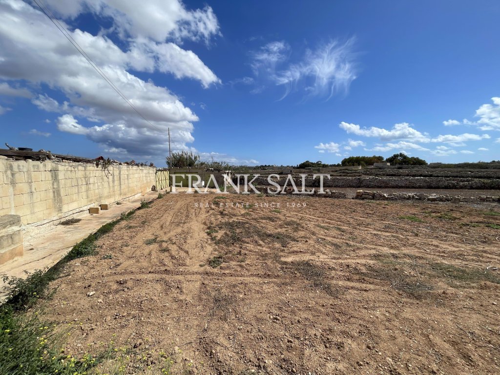 Qrendi, Farmhouse — Frank Salt Real Estate