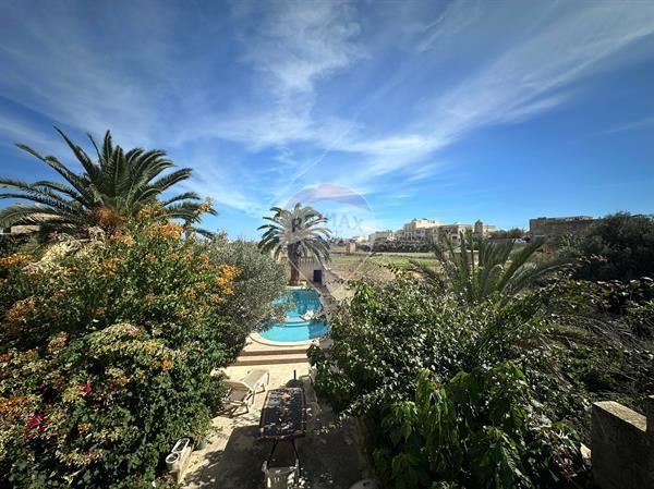 Farmhouse — RE/MAX Malta