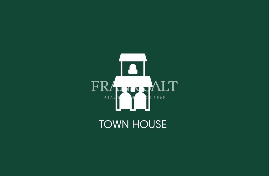 Paola, Townhouse — Frank Salt Real Estate