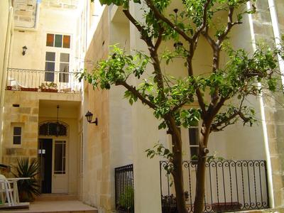 House with a Garden in Sliema — Simon Mamo Real Estate